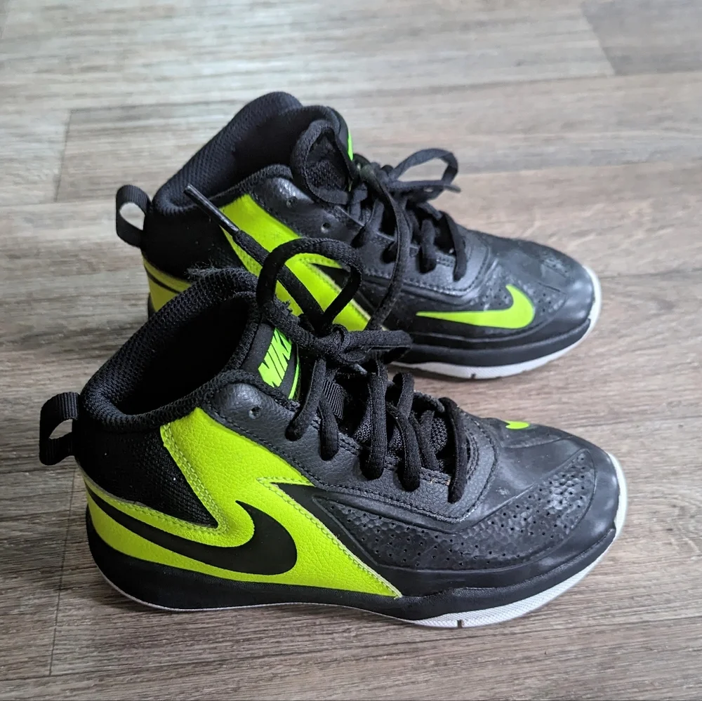 Nike Hustle D7 Kids Youth Basketball Sneakers Shoe Size 12.5C